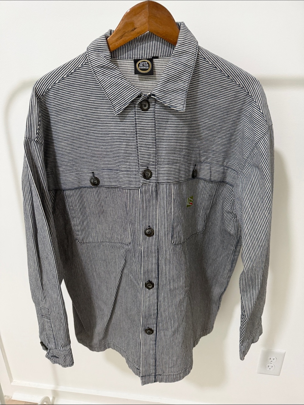 Men's Casual Striped Button-Down Shirt - Black & White
